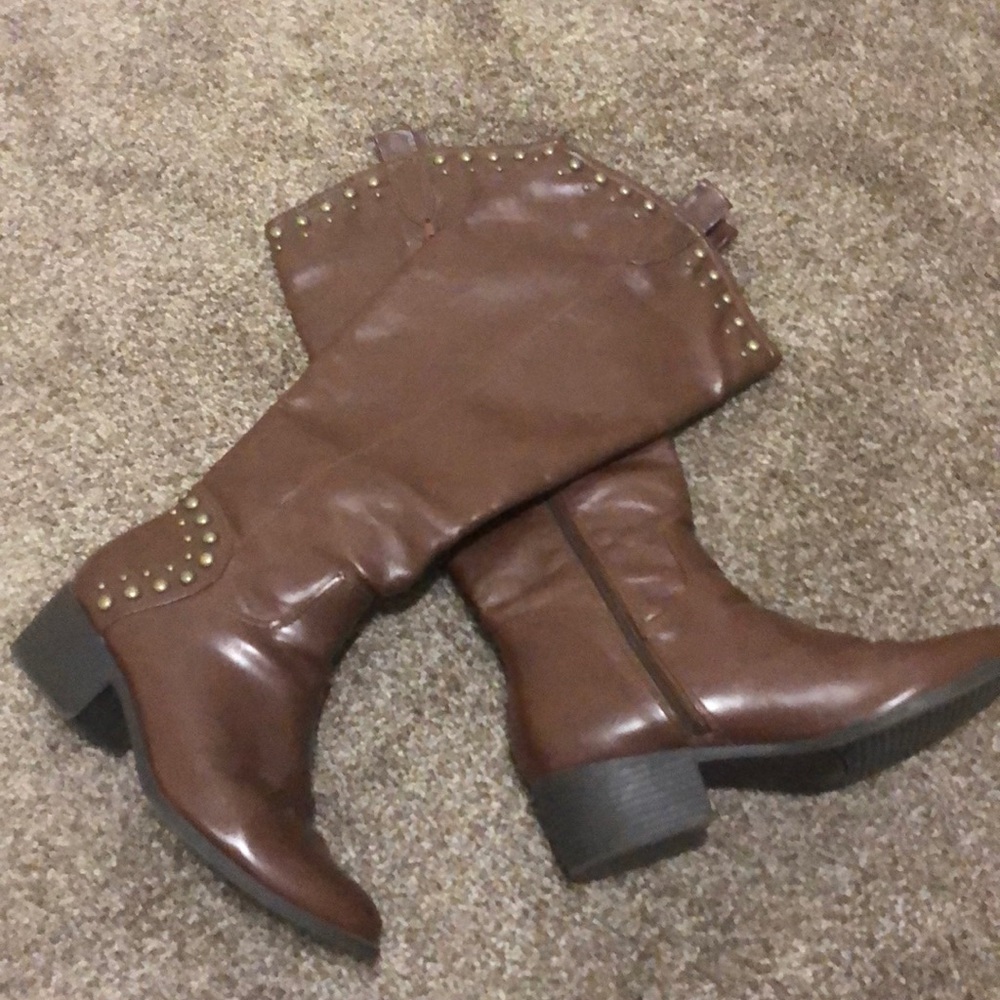Riding boots